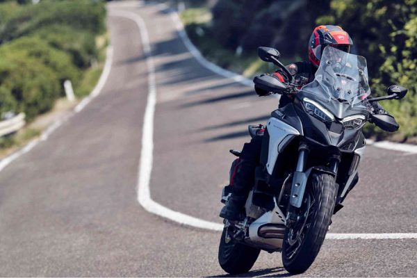 V4エンジンを搭載の新型ムルティストラーダがついに登場!