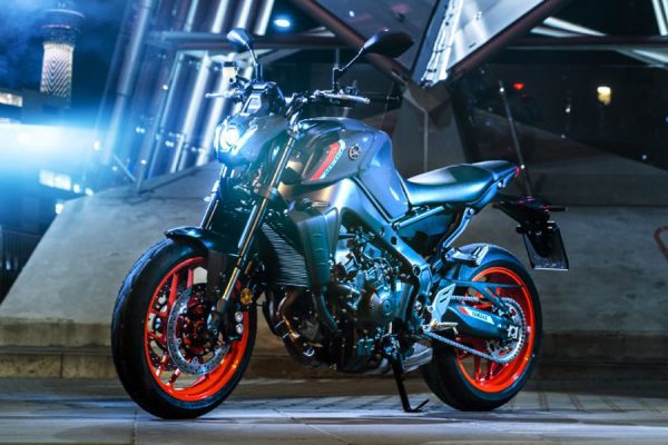 並列3気筒エンジンがさらに進化! ヤマハ「MT-09」がフルモデルチェンジし今春発売!