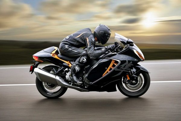 SUZUKI ハヤブサ/13年振りのフルモデルチェンジ 三代目が飛翔!