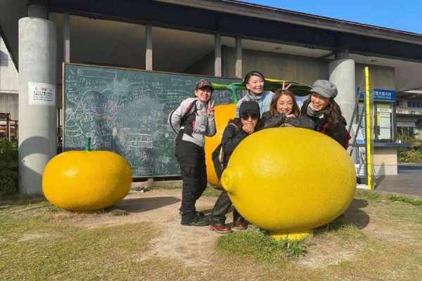 SNSグループ「バイク女子部」の人気連載! 今回は旅先で合流した四国ツーリングを紹介
