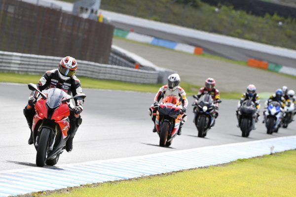 ライパのインストラクターってどんな人? プロライダー高田速人が考える安全とは?