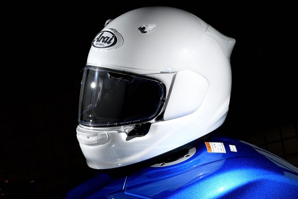 編集部が注目したバイクアイテムを紹介!! 話題のロゴダクト搭載 アライ『ASTRO GX』