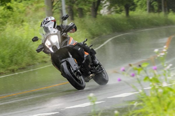 「バイクで旅する悦楽」の新時代 KTM 1290 SUPER ADVENTURE S
