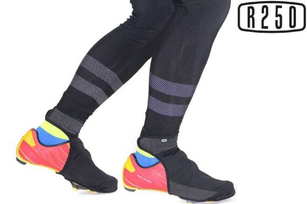 5~10℃対応! 着脱が簡単な「ウィンドブレークハーフシューズカバー」新登場|R250