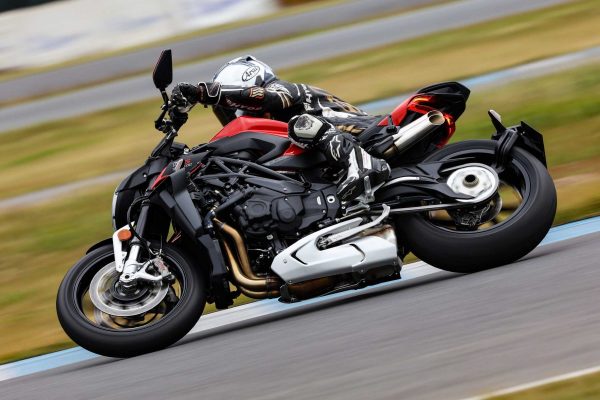 原田哲也&中野真矢も驚愕の”野獣” MV AGUSTA BRUTALE 1000 RS