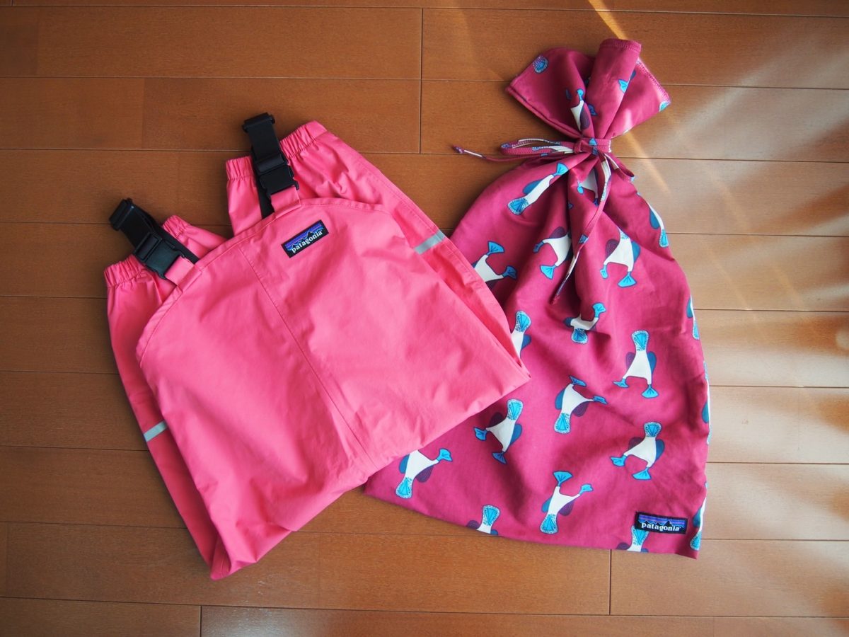 山の出産祝い│パタゴニア／ベビー・トレントシェル 3L・ビブ | ランドネ