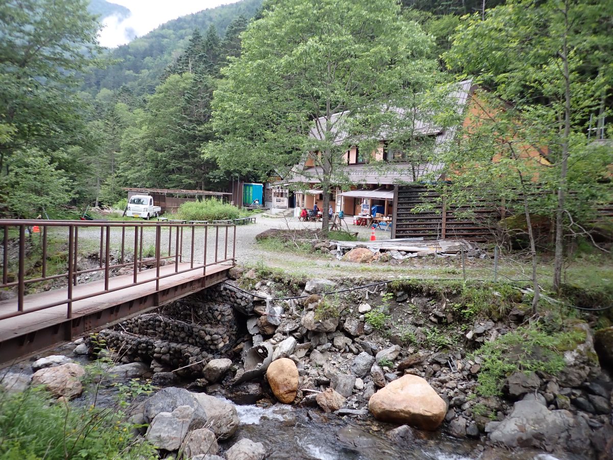 いつか泊まりたい山小屋＃23 南アルプス・長衛小屋】南アルプス北部で、もっとも古くもっとも新しい山小屋 | ランドネ