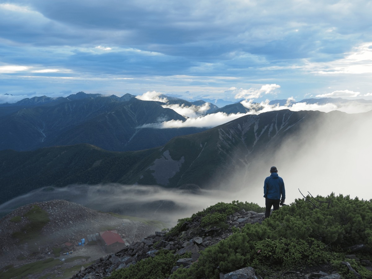 軽やかなミラーレス一眼カメラ「OM-5」とともに山のなかへ「OM-5