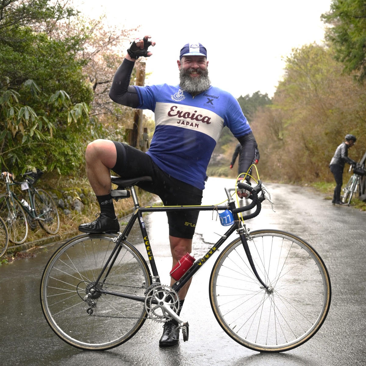 伊豆のタフな道をノスタルジーな自転車が走ったエロイカジャパン2025