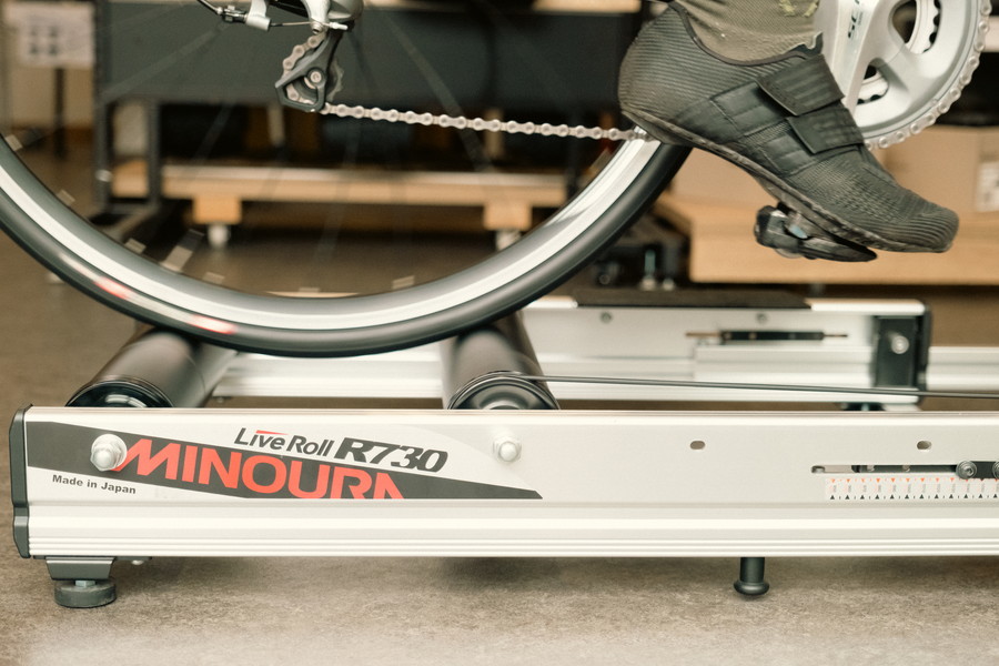 Live Roll R730 MINOURN 3本ローラー 静音ドラムに負荷装置を搭載した3本ローラー台 ミノウラ Live