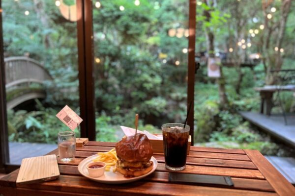 山旅2年生は身近な山をよく歩き、3年生は“何をしよう”とメモする時間が好きになる