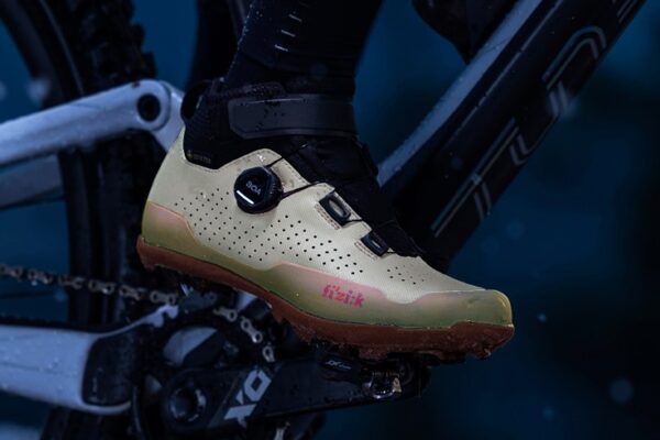 人気のウィンターシューズに新色登場!「Terra Artica GTX Desert Black」発売|fi’zi:k