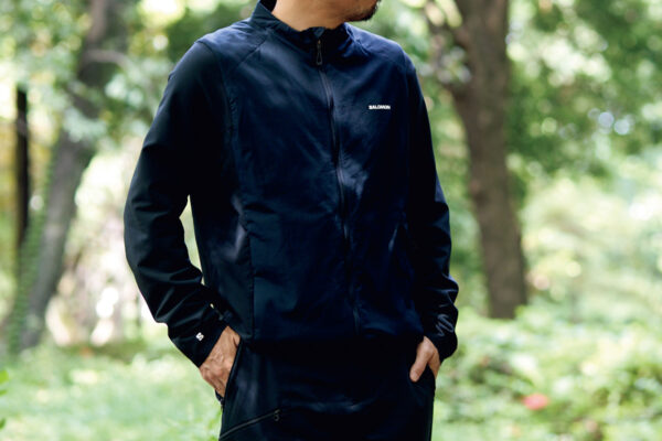 レイヤリングの幅を広げるサロモンのマウンテンフレックス