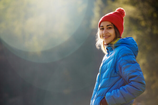 秋冬登山用ライトダウンの選び方|快適登山を実現するレディース最新おすすめ12選