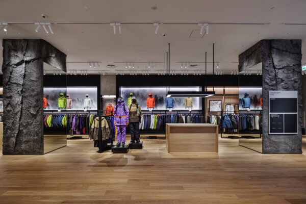 国内最大級・池袋駅直結。アークテリクス 池袋東武ブランドストアが“街から山へ”をつなぐゲートウェイとして誕生