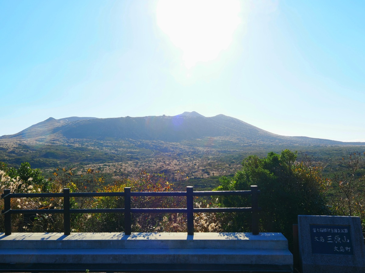 冬のお気に入りは、夜景クルーズから始まる伊豆大島へ！東京発、18時間でめぐる島の山旅が断然おもしろい