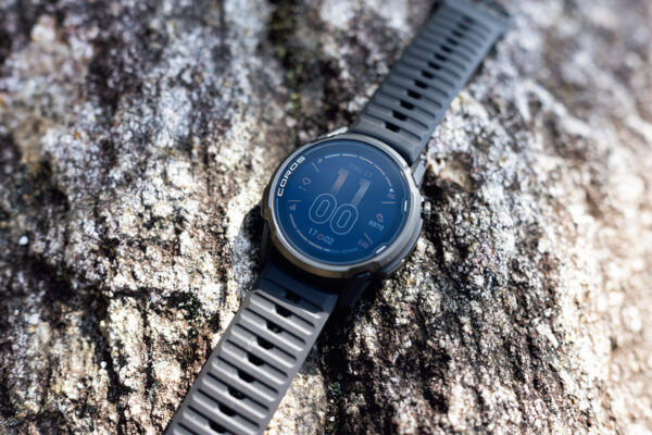 GPSウォッチ界をリードするカロスの定番モデルがアップデート。ハードユースに耐える最新鋭ウォッチ「エイペックス4」