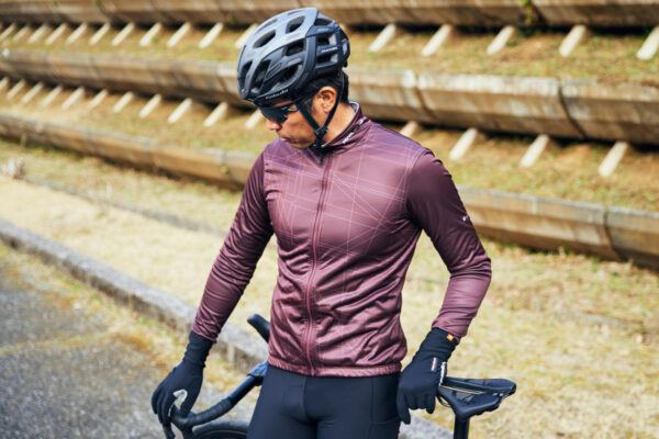 パールイズミ、 薄手防風×裏起毛の10℃対応 新作「ウィンドシェル サーモ ジャージ」｜PEARL iZUMi