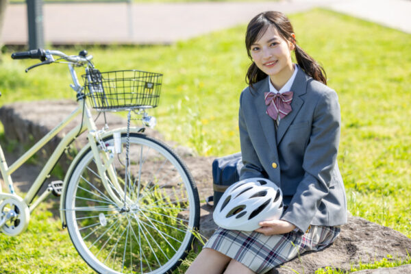高校生のヘルメット着用、着用を阻むのは「周囲の目」 オージーケーカブトが意識調査結果