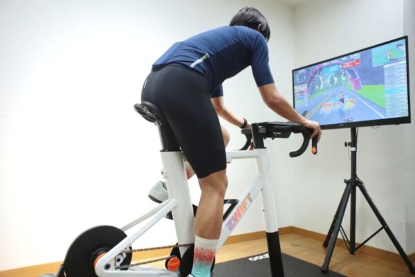 インドアサイクリング「Zwift」をはじめるのに最適な「Zwift Ride with KICKR CORE 2」