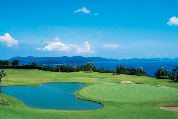 大海原に抱かれて自然と語らう島ゴルフ｜五島カントリークラブ