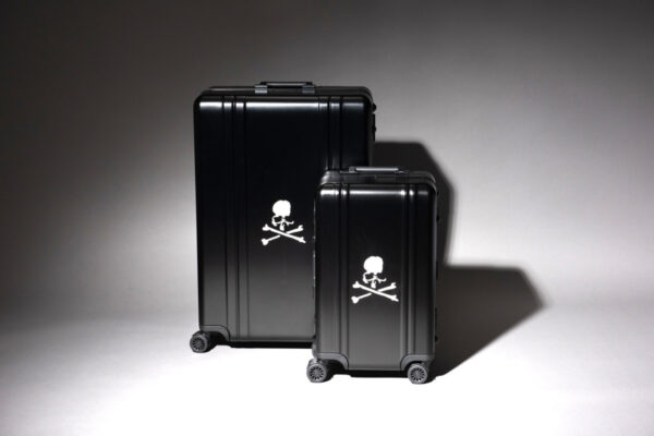 黒の美学を纏う、旅の新基準 ゼロハリバートン × MASTERMIND WORLDによる限定ラゲージが登場