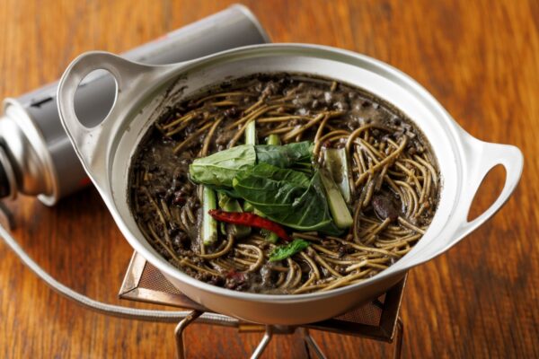 黒ゴマ坦々麺｜一歩上の味わいを目指す、ワンバーナーでかんたん山ごはん #35