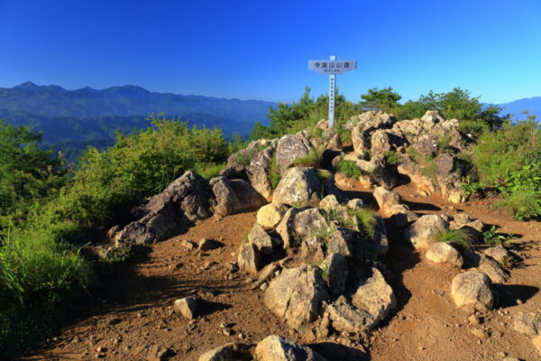 東野華南子さんに教えてもらう、上諏訪を拠点に歩ける山｜山麓のカルチャーを満喫する