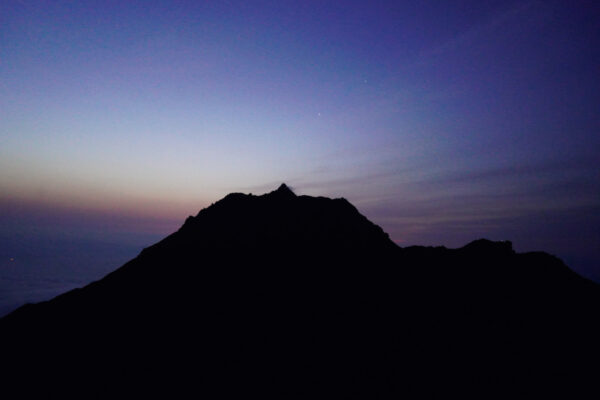 山好きの4人が綴る、山旅エッセイ｜忘れられないひとり山旅