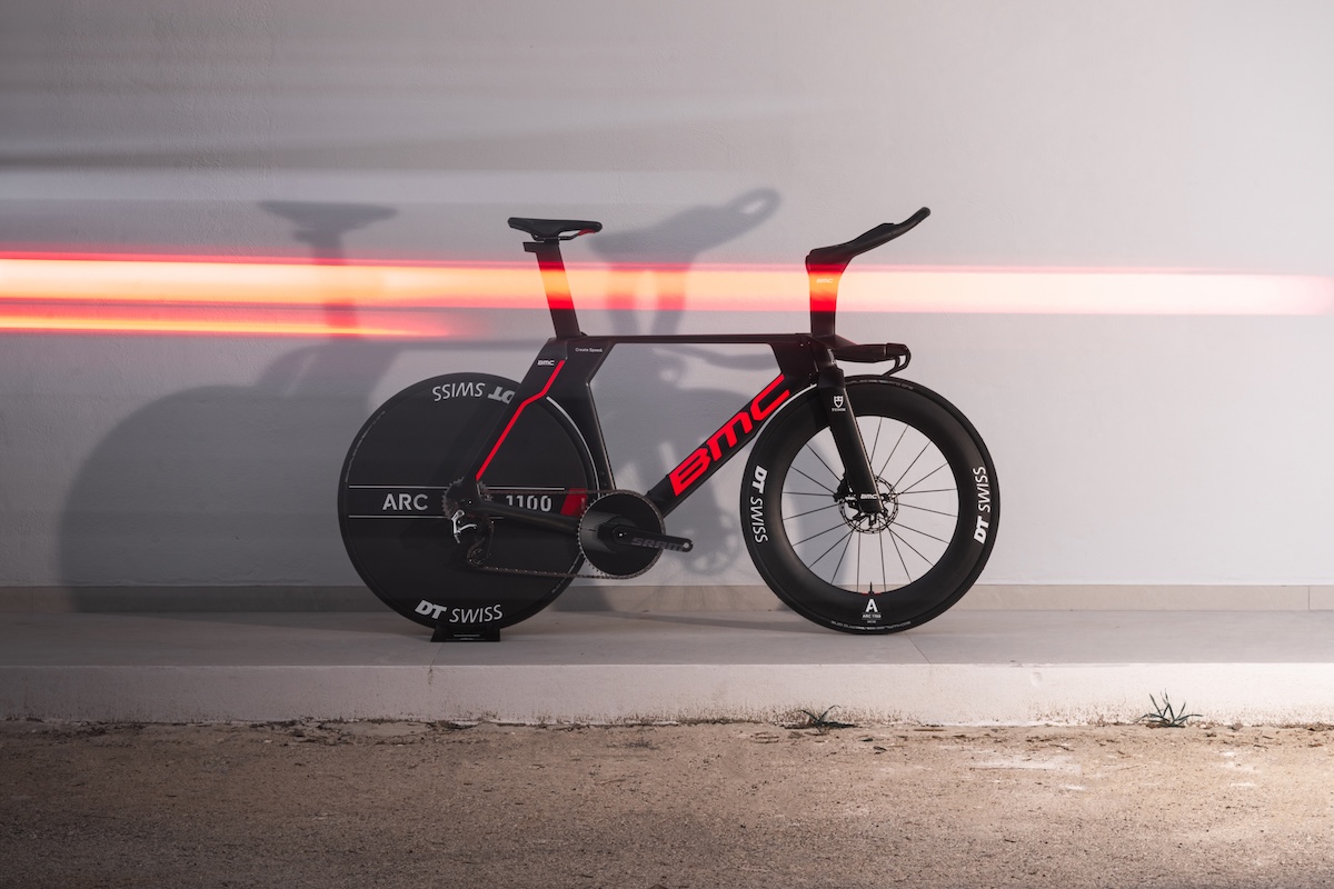 新型「Timemachine Mpc.」発表　チューダー・プロサイクリングと共同開発した究極のTTバイク｜BMC