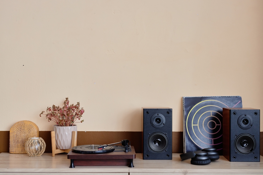 おしゃれなスピーカーおすすめ5選【2026年】部屋のインテリアに馴染むデザイン重視モデルを比較