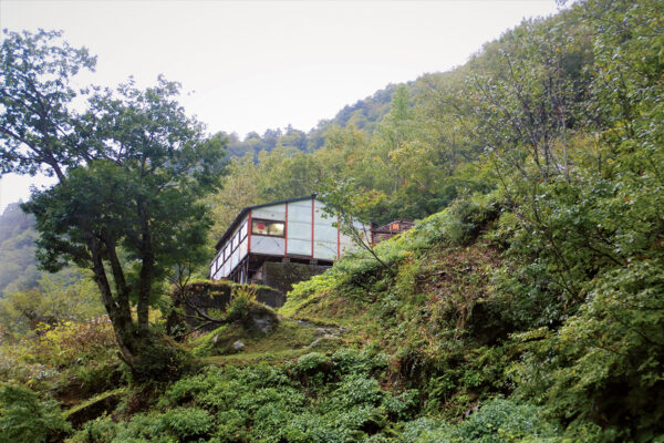 【山小屋泊・テント泊登山】黒部峡谷最奥の温泉小屋。「阿曽原温泉小屋（あぞはらおんせんごや）」｜北アルプス山小屋大全