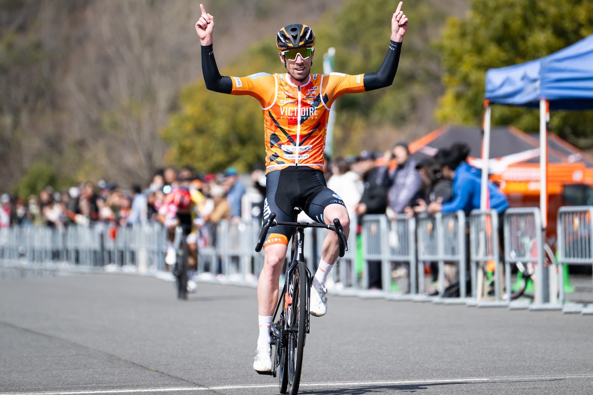 ヴィクトワール広島のバーンズが来日初勝利 A-Jの中村春太とともに地元でダブル優勝｜西日本チャレンジ