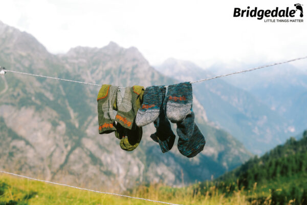 足元から世界を変える、ソックスを超えた信頼の“ギア”。「Bridgedale（ブリッジデイル）」【PEAKS PICKUP BRAND 2026】｜PEAKS 2026年5月号