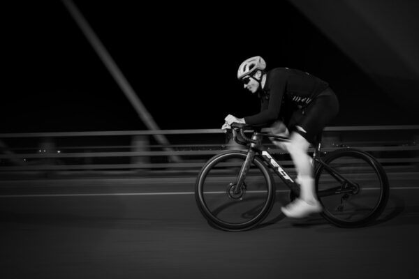 フェルトが次世代エアロロード「NEXAR」発表！ カテゴリ最軽量6.48kg、空力を極めた“Next-AR”｜FELT