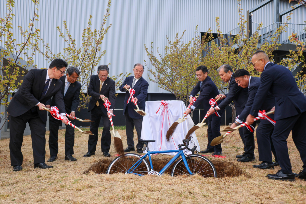 伊豆が“自転車の聖地”へバイシクループ伊豆が始動、「自転車化石化計画」式典も開催