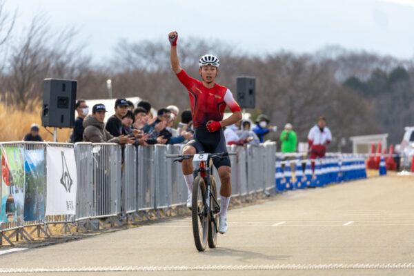 XCOでも中国勢が圧倒的な強さを誇示　男子はユアン、女子はリャンがXCCとの2冠を達成｜JMC2026