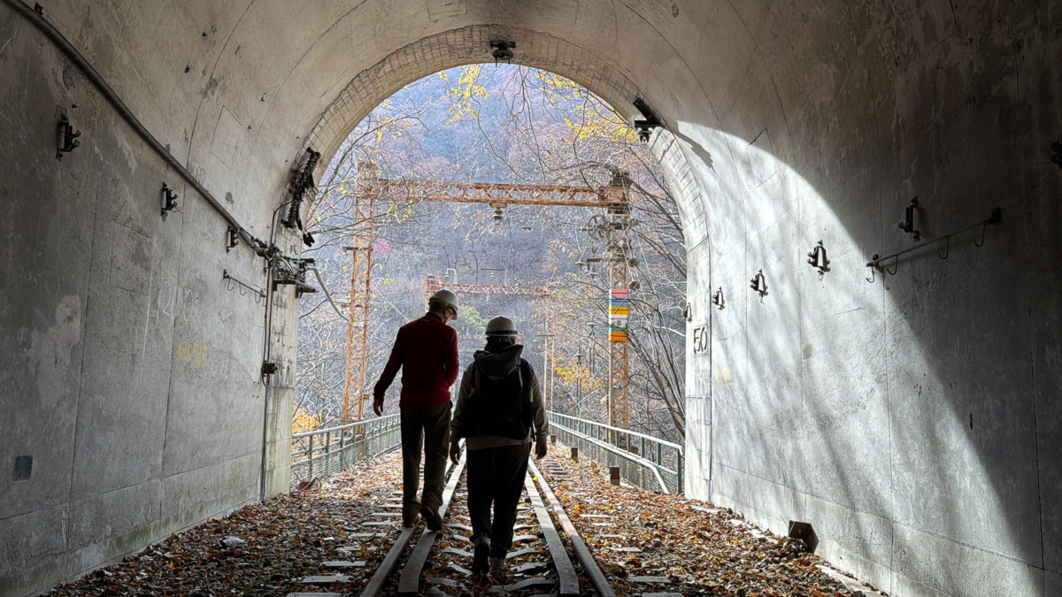 枕木の上を歩いて碓氷峠も県境も越えて。横川から軽井沢を目指す廃線ウォーク