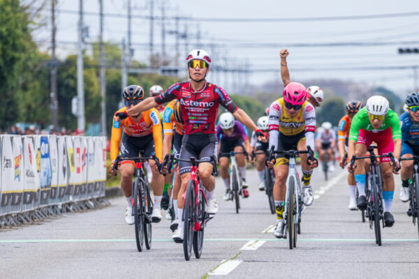 晴天の宇都宮清原クリテリウム 完璧なトレインから抜け出した岡篤志が地元Vで雪辱を果たす