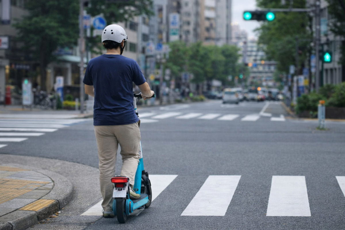 特定小型原付の二段階右折とは？正しいやり方と違反例を解説