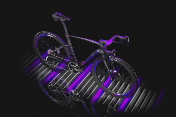 ピナレロがティソとのコラボモデルを発表 限定101台の特別なDOGMA Fと腕時計のセットが登場｜PINARELLO