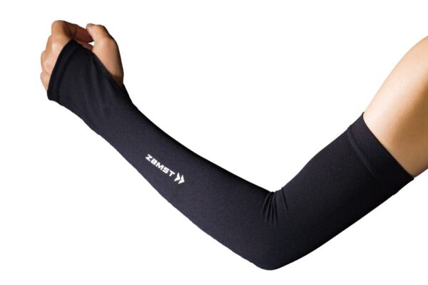 ザムストの人気アームスリーブ「COOL EDITION」。手の甲までカバーする、ロングタイプが新発売。