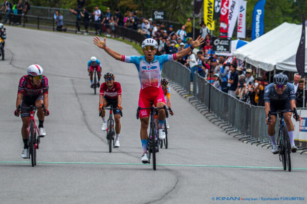 草場啓吾が伝統の西日本ロードクラシックを制覇！岡篤志らとの激闘スプリントを制し今季3勝目