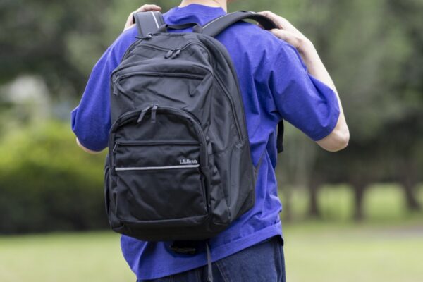 都会になじむ“黒”を背負う。L.L.Beanから機能派バックパックコレクション「BLACK PACKS COLLECTION」が登場