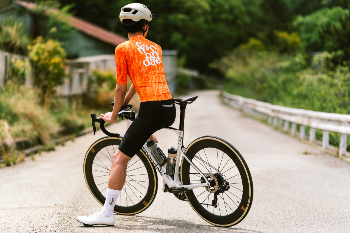 キャノンデール「The LAB」の世界観を体現！elusiveコラボの限定アパレルが登場｜CANNONDALE