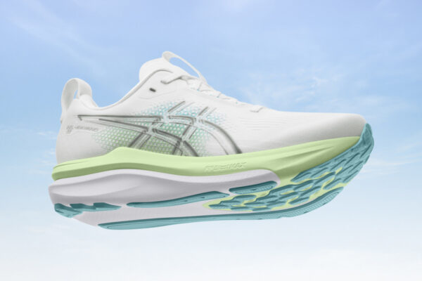 アシックス「GEL-KAYANO」が33代目に。フルマラソン完走を支え続けた安定性モデルが新機構を搭載