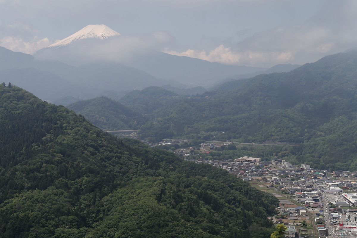 「月のうらがわ」山田亜里さんが選ぶ、わたしの町の山といいもの｜山梨県・大月市