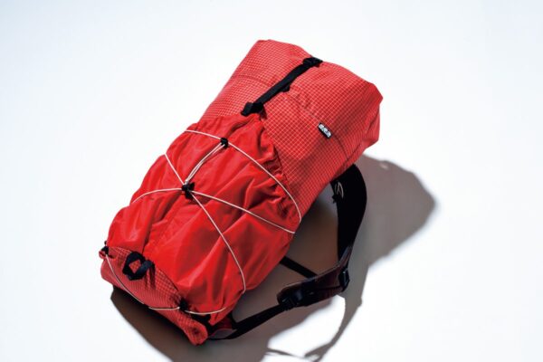 背負い心地も、嗜好もフィットするカスタムオーダー。【883DESIGNS ハルマキパック23ℓ】｜ホットな新興ブランドやガレージブランドを調査！【山好きが惚れた気鋭のアイテム vol.10】｜PEAKS 2026年8月号