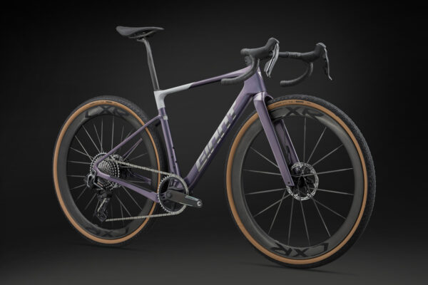 ジャイアント史上最速・最軽量の新型グラベルレーサー「REVOLT ADVANCED SL」誕生｜GIANT