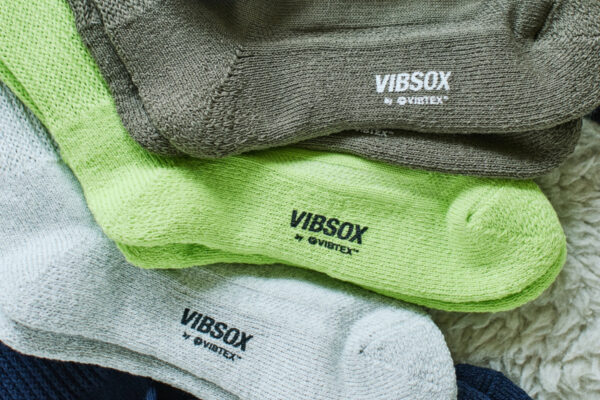 『VIBSOX』夏の足元に、”涼しそう”はいらない。